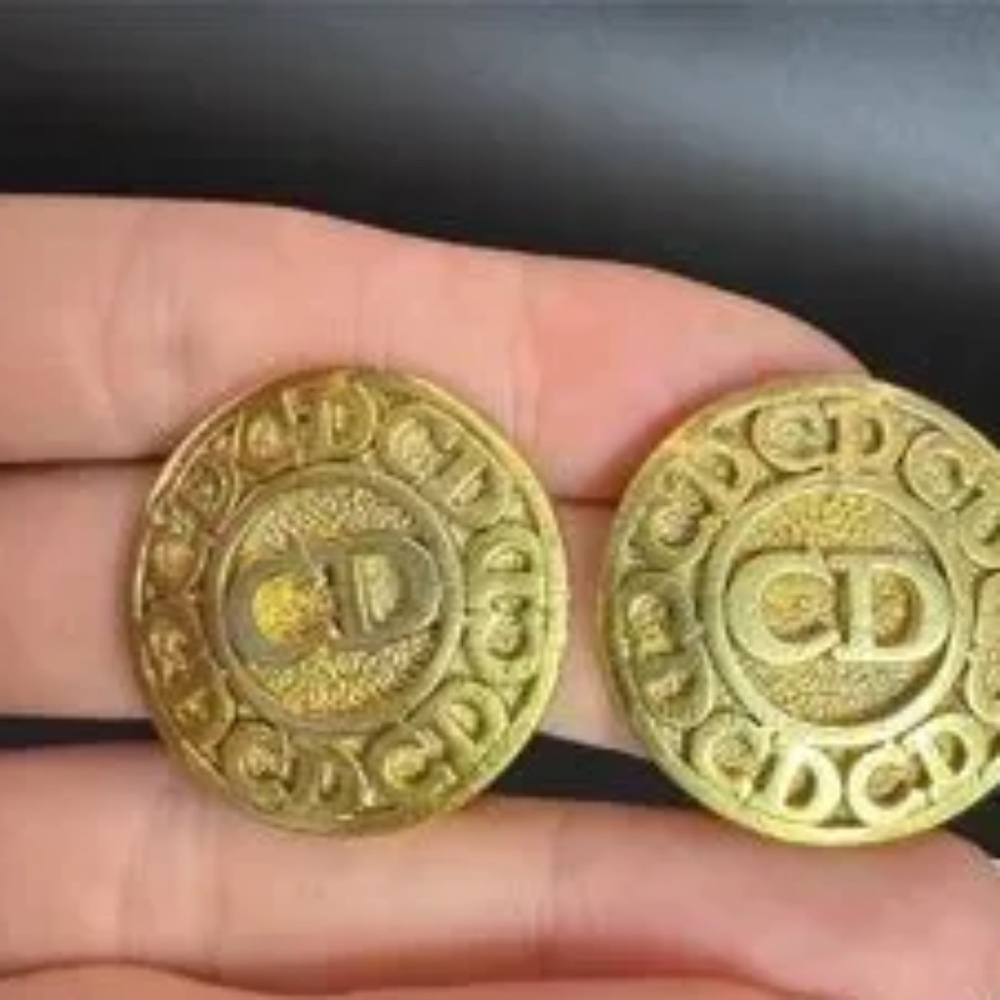 💋EXTRA RARE LARGE DIOR vintage clip on earrings Dior